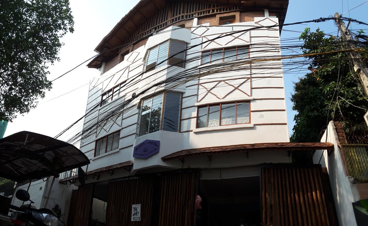 Yk Art House Hotel Phnom-Penh Buitenkant foto